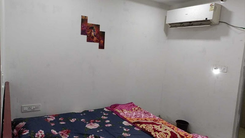 OYO Hotel White Rose - OYO Hotel White Rose, Kotra Rd, near ram bag, Rukmani Vihar, Raigarh, Chhattisgarh 496001, India