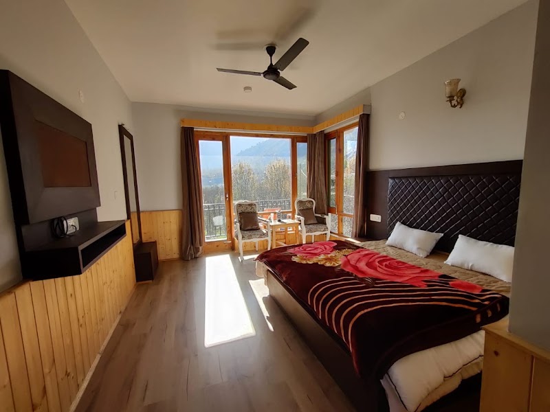 Ivy Lodge farm stay - Ivy Lodge farm stay, Paragliding landing site, Shim Rd, Dobhi, Himachal Pradesh 175129, India