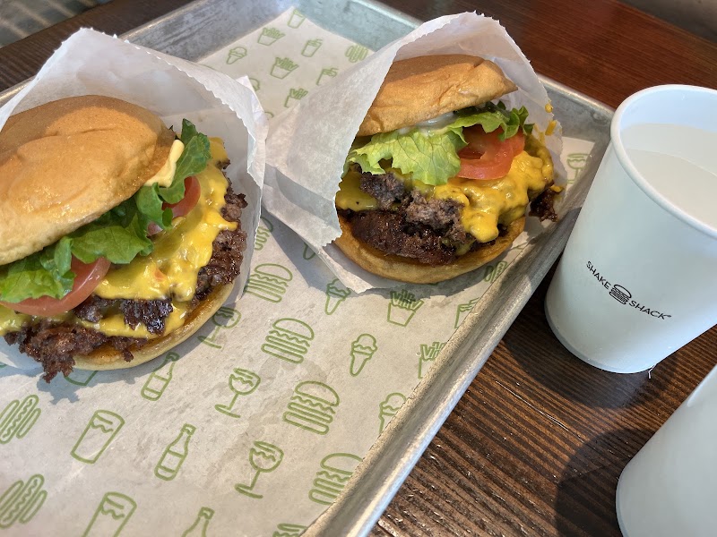 Shake Shack Downtown Los Angeles - Shake Shack Downtown Los Angeles 400 W 8th St, Los Angeles, CA 90014, USA