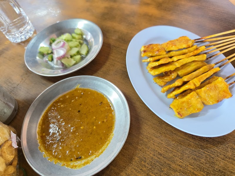 MeeTonPoe Phuket Town - MeeTonPoe Phuket Town, 214, 7-8 Phuket Rd, Tambon Talat Yai, Muang, Chang Wat Phuket 83000, Thailand