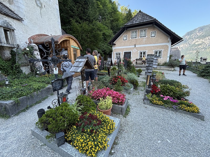 Hallstatt Charnel House - Hallstatt Charnel House Friedhof 164, 4830 Hallstatt, Austria