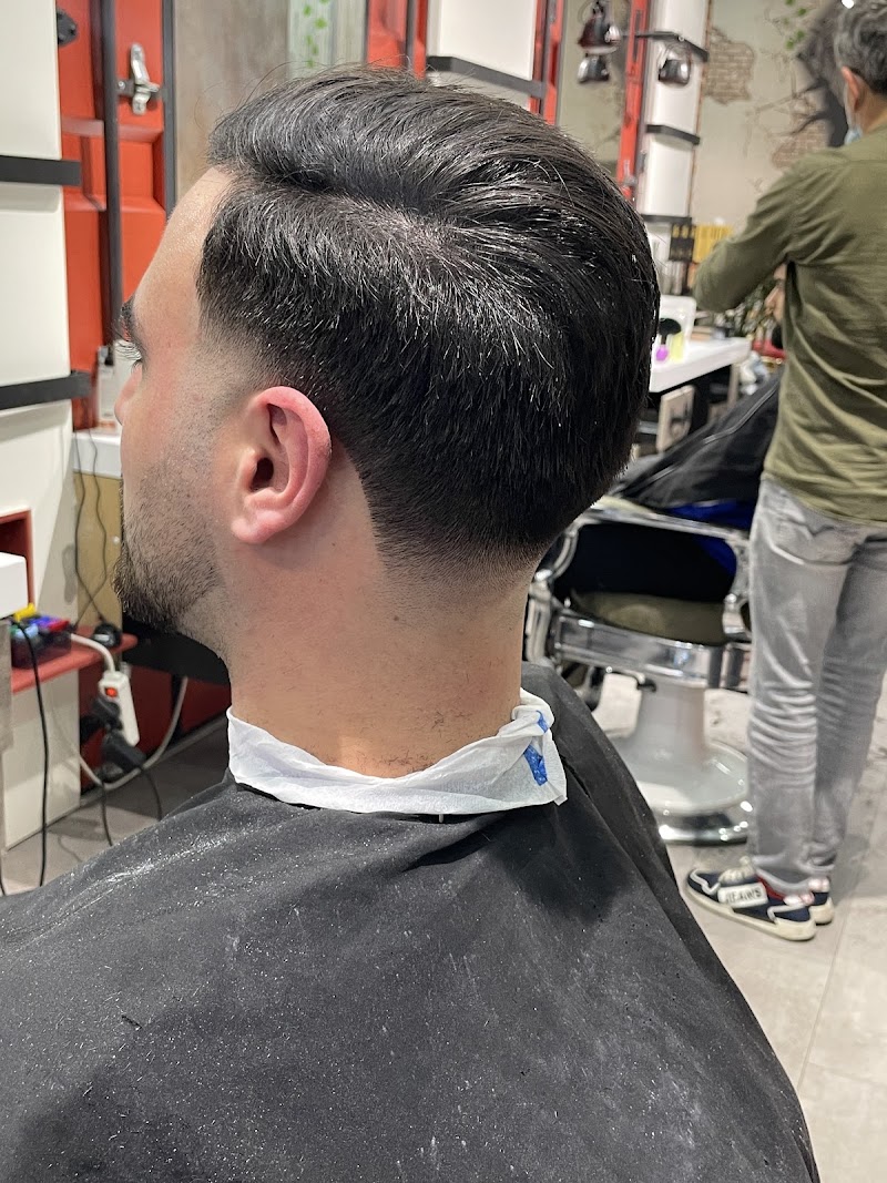 Diana ✂ - Diana ✂, Noordplein 131, 3035 EC Rotterdam, Netherlands