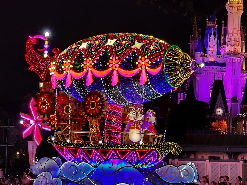 Tokyo Disneyland - Tokyo Disneyland 1-1 Maihama, Urayasu, Chiba 279-0031, Japan