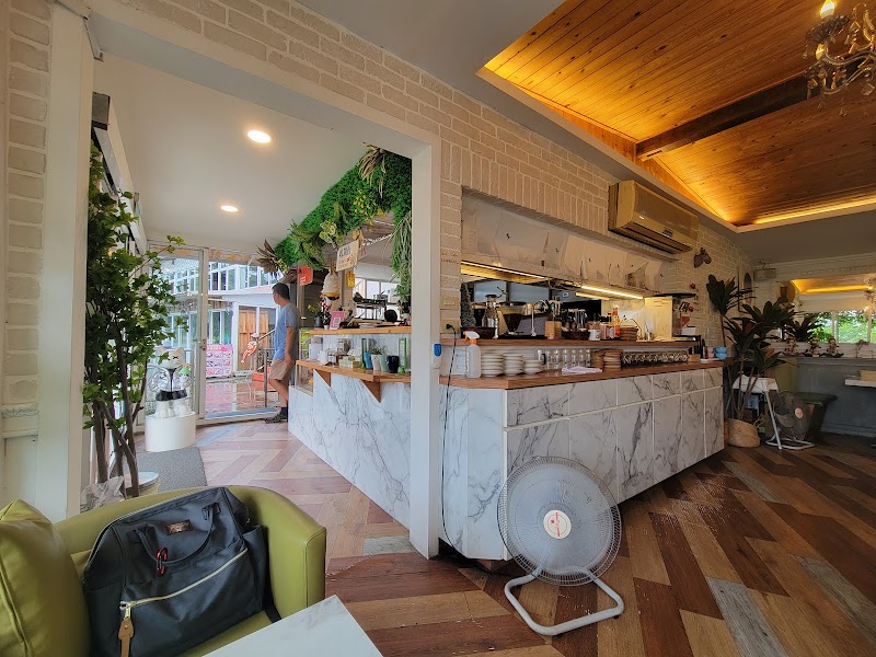 Maokong CAFE Alley - Maokong CAFE Alley, No. 33-5號, Lane 38, Section 3, Zhinan Rd, Zhinan Village, Wenshan District, Taipei City, Taiwan 116