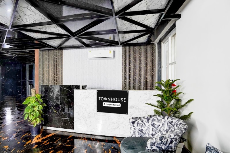 Super Townhouse by OYO Sector 93 Noida Expressway - Super Townhouse by OYO Sector 93 Noida Expressway Townhouse Sector 93, Noida-Greater Noida Expy, GT 83, Sector 93, Noida, Uttar Pradesh 201304, India