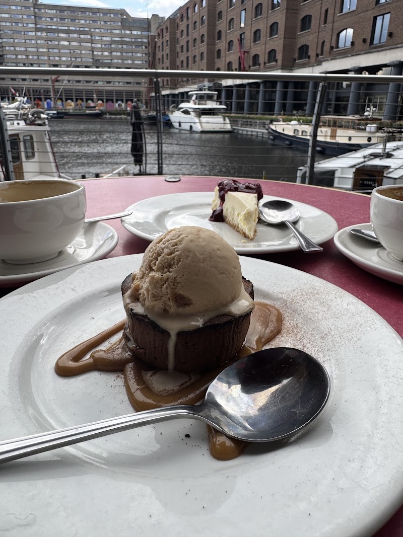 Café Rouge - St Katharine Docks - Café Rouge - St Katharine Docks, Tower Bridge House, 4 St Katharine's Way, London E1W 1BA, UK