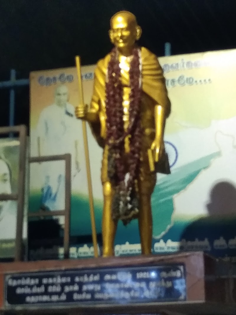 Mahatma Gandhi Statue i.e. Gandhi Pottal - Mahatma Gandhi Statue i.e. Gandhi Pottal, W48J+X74, Kochi - Madurai - Dhanushkodi Rd, Old Kuyavar Palayam Salai, Madurai, Tamil Nadu 625009, India