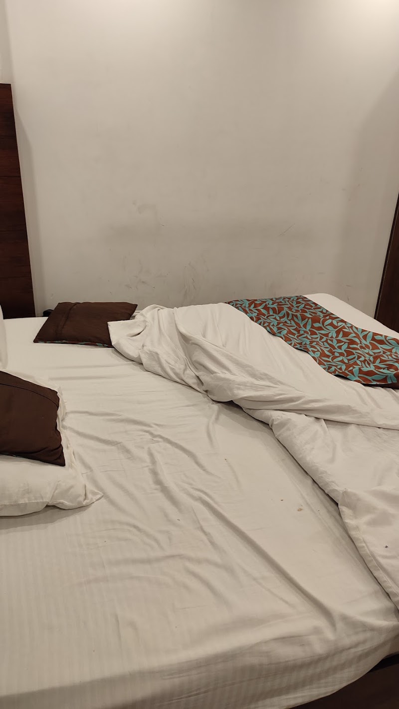 Hotel The Tark - Hotel The Tark A 203 road no 4 lane, Street Number 7, near igi Airport, Block B, Mahipalpur Village, Mahipalpur, New Delhi, Delhi 110037, India