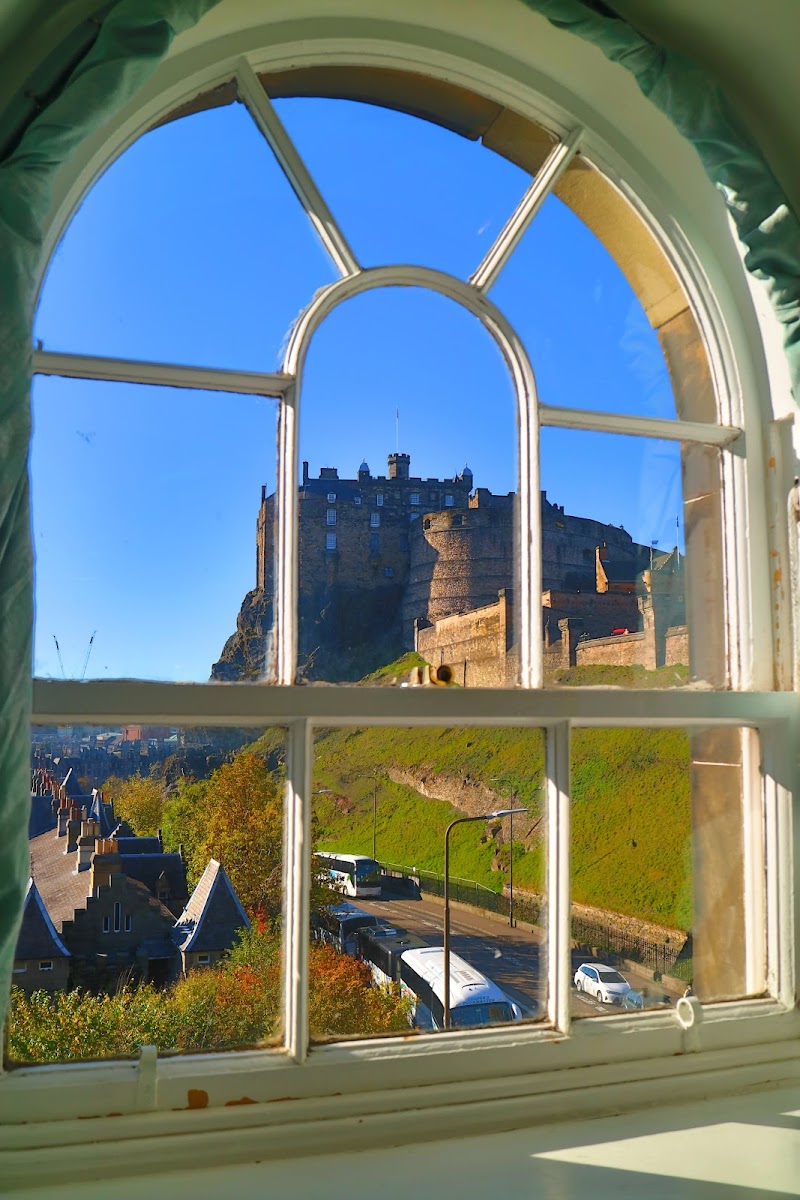 Castle Rock Hostel - Castle Rock Hostel 15 Johnston Terrace, Edinburgh EH1 2PW, UK