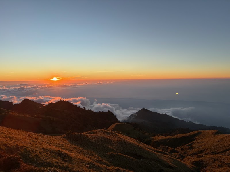 Rinjani Hero - Rinjani Hero, PC77+8FG, Jalan Raya, Senaru, Kec. Bayan, Kabupaten Lombok Utara, Nusa Tenggara Bar. 83354, Indonesia