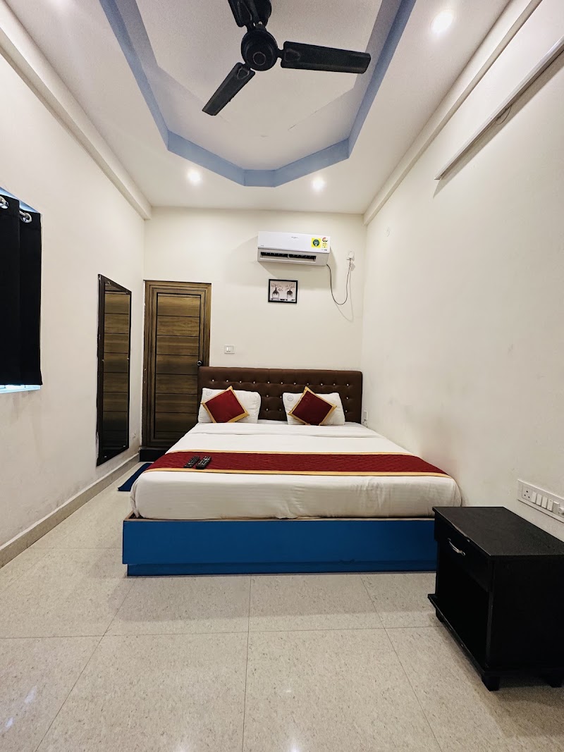 ROSE PARK INN MYSORE - ROSE PARK INN MYSORE, Ashoka Rd, near St. Philomena Church, Veerangere, Lourdu Nagar, Mandi Mohalla, Mysuru, Karnataka 570001, India