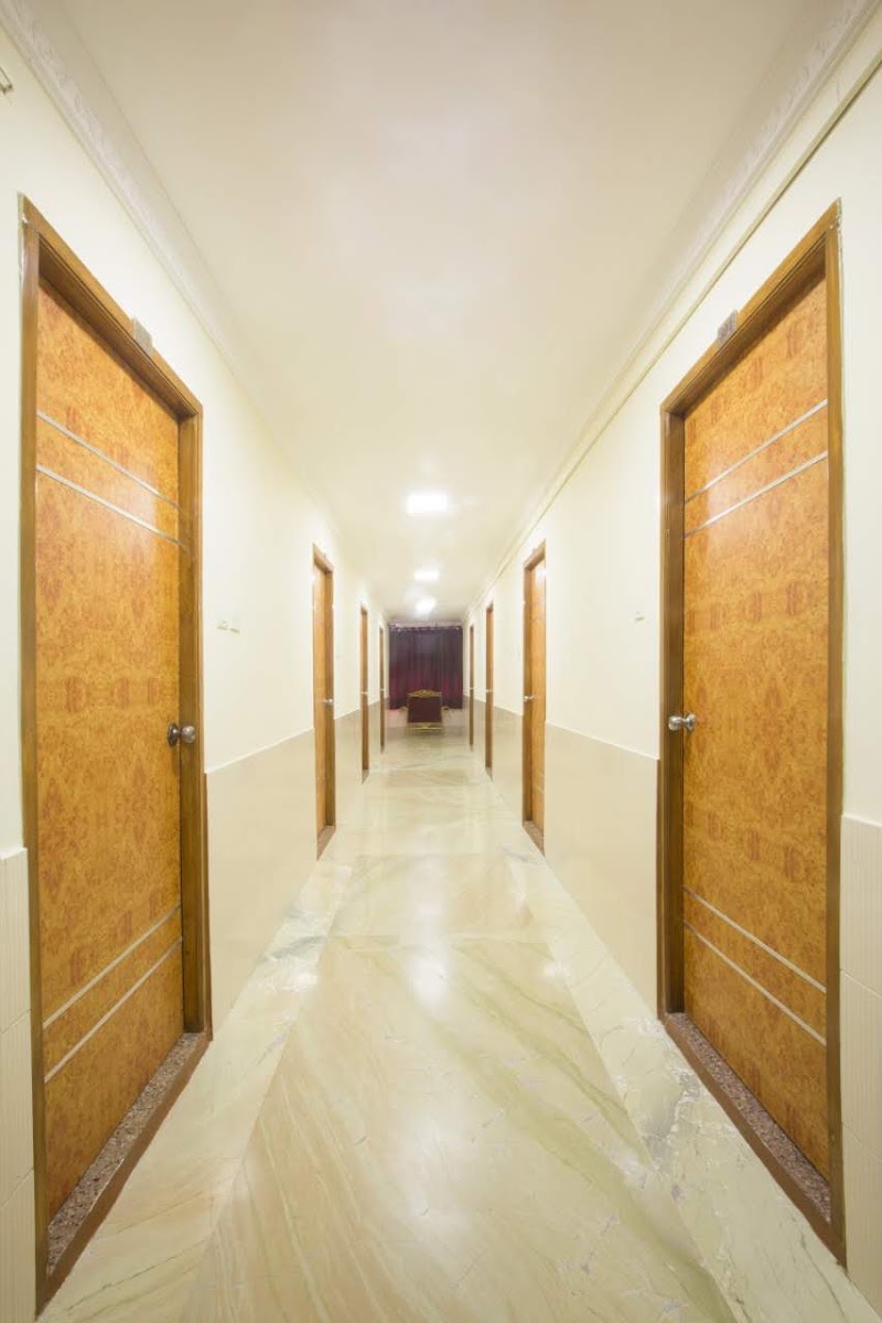 Hotel Suriya International - Hotel Suriya International No 70, police station Om Sakthi Plaza, next to Pondy bazaar, T. Nagar, Chennai, Tamil Nadu 600017, India
