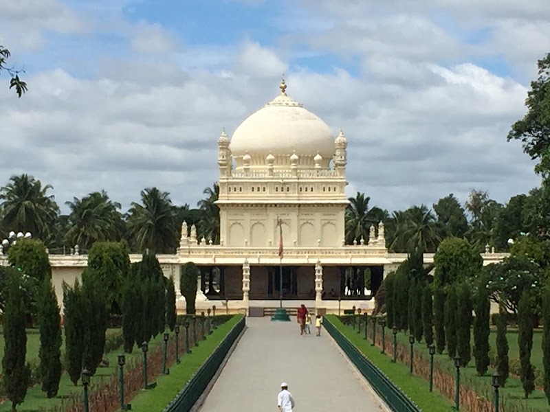 The Hazrat Tipu Sultan's (R.A.) Tomb - The Hazrat Tipu Sultan's (R.A.) Tomb, Gumbaz,, CP67+2HG, Ganjam, Srirangapatna, Karnataka 571477, India