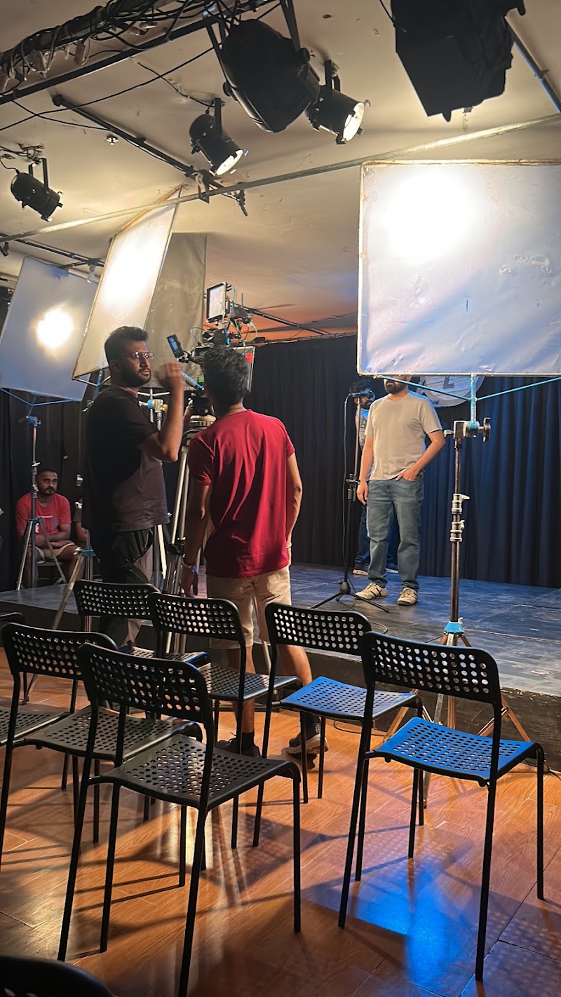 Jeff Goldberg School of Performing Arts at Iron Buzz Collective - Jeff Goldberg School of Performing Arts at Iron Buzz Collective Matsyalaya Bungalow, Chimbai Village, Bandra West, Mumbai, Maharashtra 400050, India