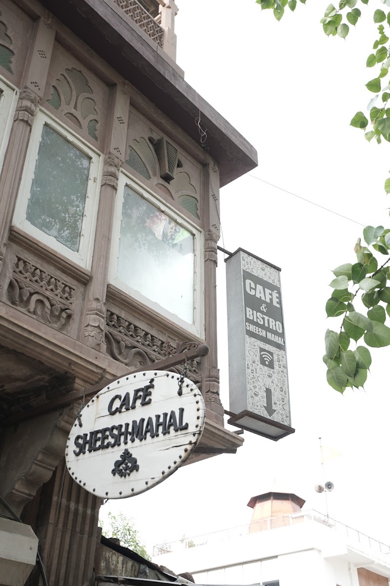 Café Sheesh Mahal - Café Sheesh Mahal 1, Pal Haveli Inn, opposite Clock Tower, near Gulab Sagar, Pal Haveli, Ghantaghar, Gulab Sagar, Jodhpur, Rajasthan 342001, India