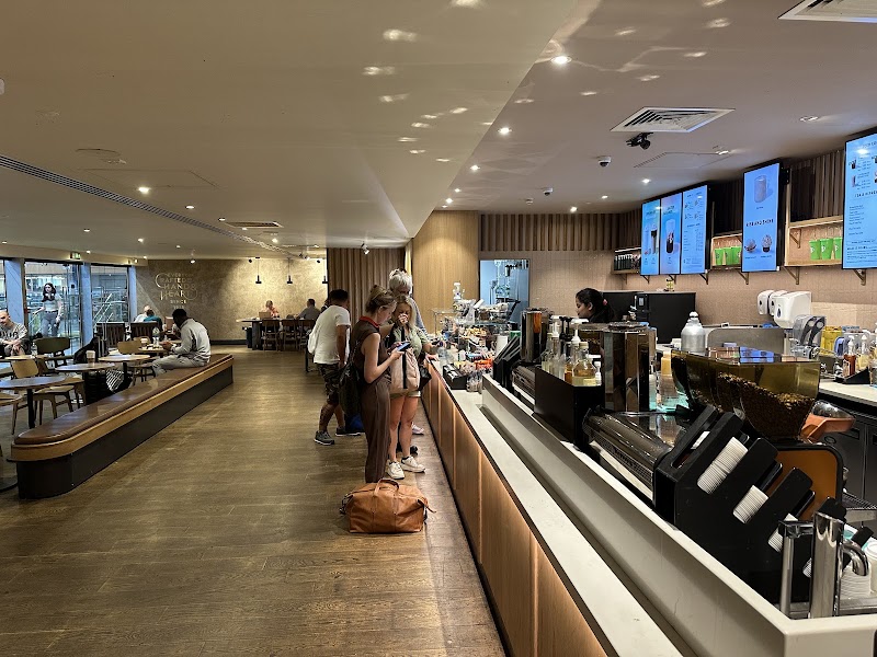 Starbucks, London Kings Cross Station - Starbucks, London Kings Cross Station Euston Rd., London N1 9AL, UK