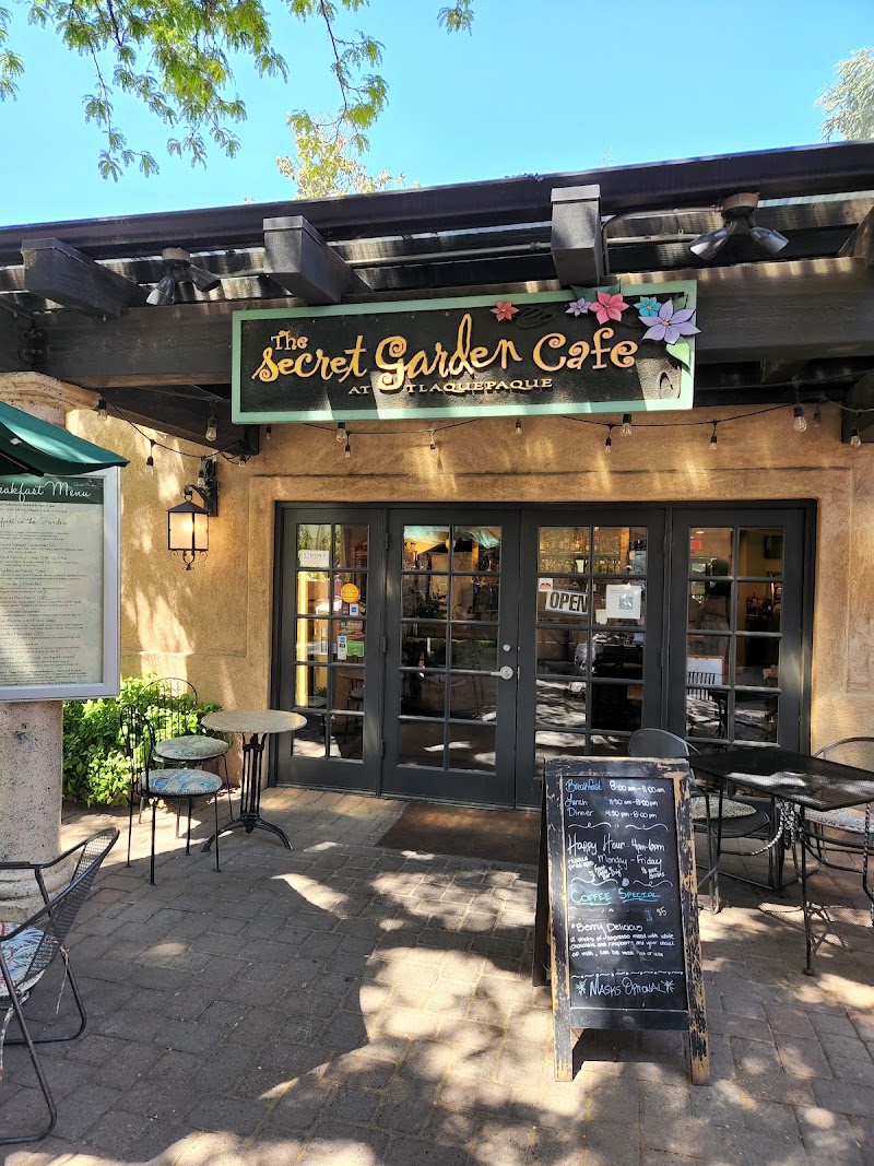 Tlaquepaque Arts & Shopping Village