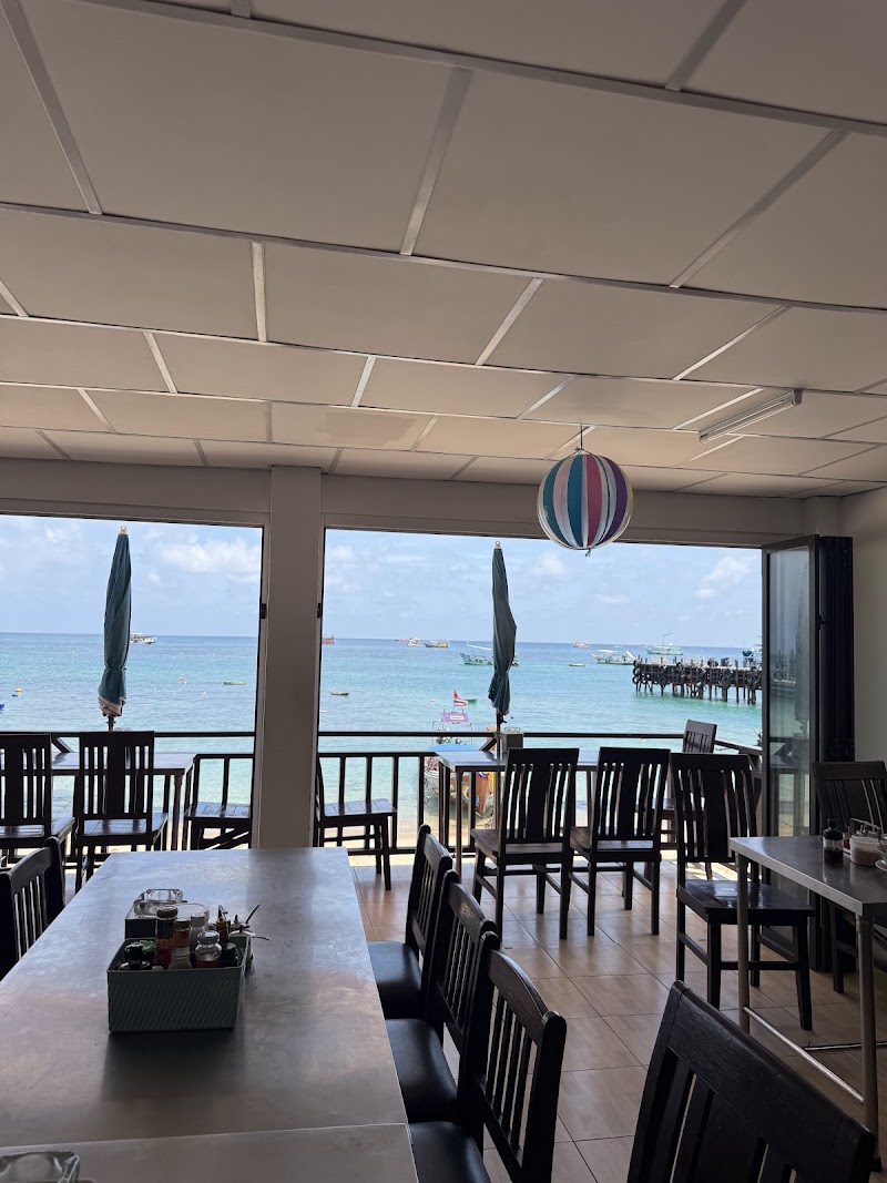 Mae Haad Seafood - Mae Haad Seafood 3RMF+CJQ, Ko Tao, Ko Pha-ngan District, Surat Thani 84280, Thailand