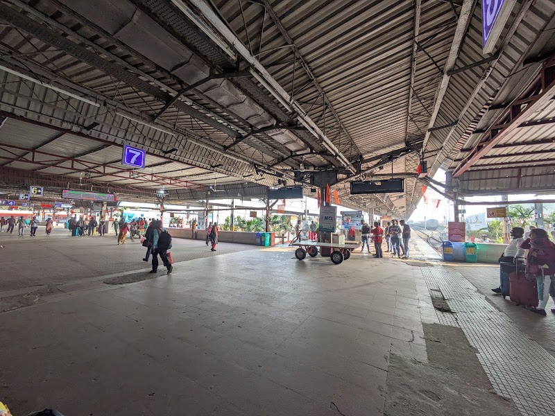 PURI Railway Station Platform No 7 & 8 - PURI Railway Station Platform No 7 & 8 RR5Q+587, Puri, Odisha 752002, India