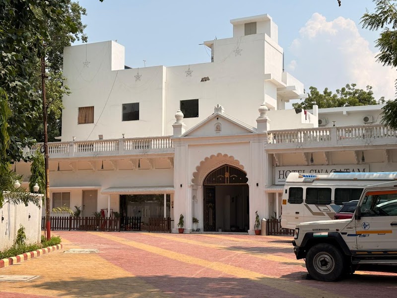 Rasoi Restaurant Pure Veg - Rasoi Restaurant Pure Veg 22 Leader Road, Junction, in front of Prayagraj, inside Hotel Swagatam, Miurabad, Prayagraj, Uttar Pradesh 211003, India
