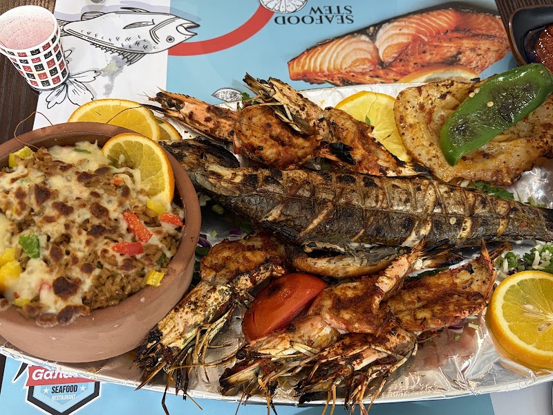 مطعم جندوفلي للمأكولات البحرية شارع الدفاع _Gandofly Seafood Restaurant defence road - مطعم جندوفلي للمأكولات البحرية شارع الدفاع _Gandofly Seafood Restaurant defence road, شارع الدفاع defense road - الدانة - شرق 18 2 - أبو ظبي - United Arab Emirates