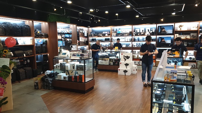 Alan Photo - Alan Photo 107 North Bridge Road Mall, #03-29 Funan, Singapore 179105