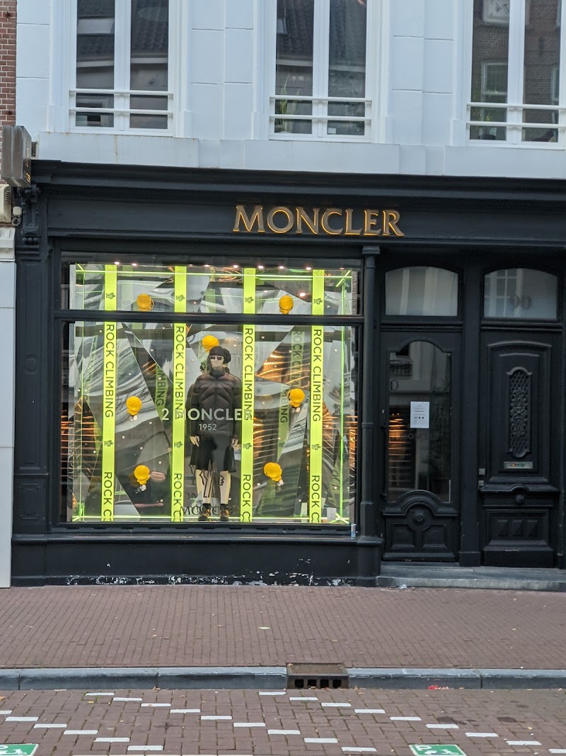 Moncler Amsterdam - Moncler Amsterdam Pieter Cornelisz Hooftstraat 90-92, 1071 CC Amsterdam, Netherlands