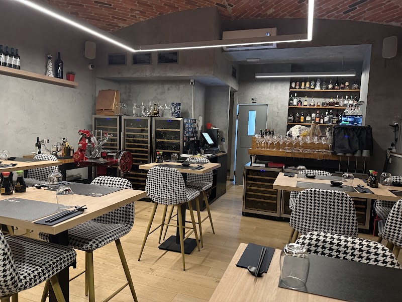 NOMU sushi & wine - NOMU sushi & wine ul. Nikole Tesle 14, 10000, Zagreb, Croatia