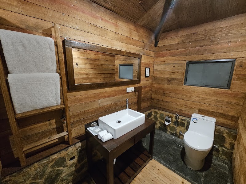 The Hidden Gem Luxury Cottage & Cabins - The Hidden Gem Luxury Cottage & Cabins Village Sadhora Mashobra, Road, Naldehra, Himachal Pradesh 171007, India