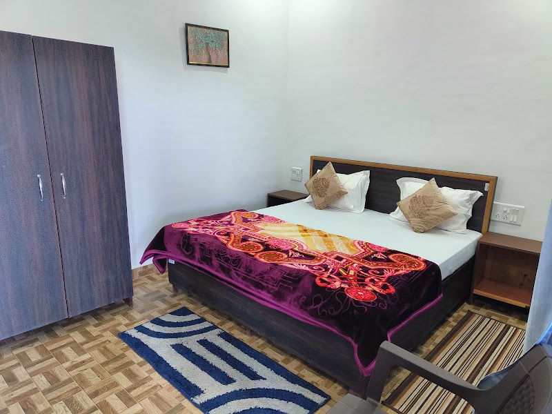 Himalive Home Stay - Himalive Home Stay, VIP Road, Kausani, Uttarakhand 263639, India