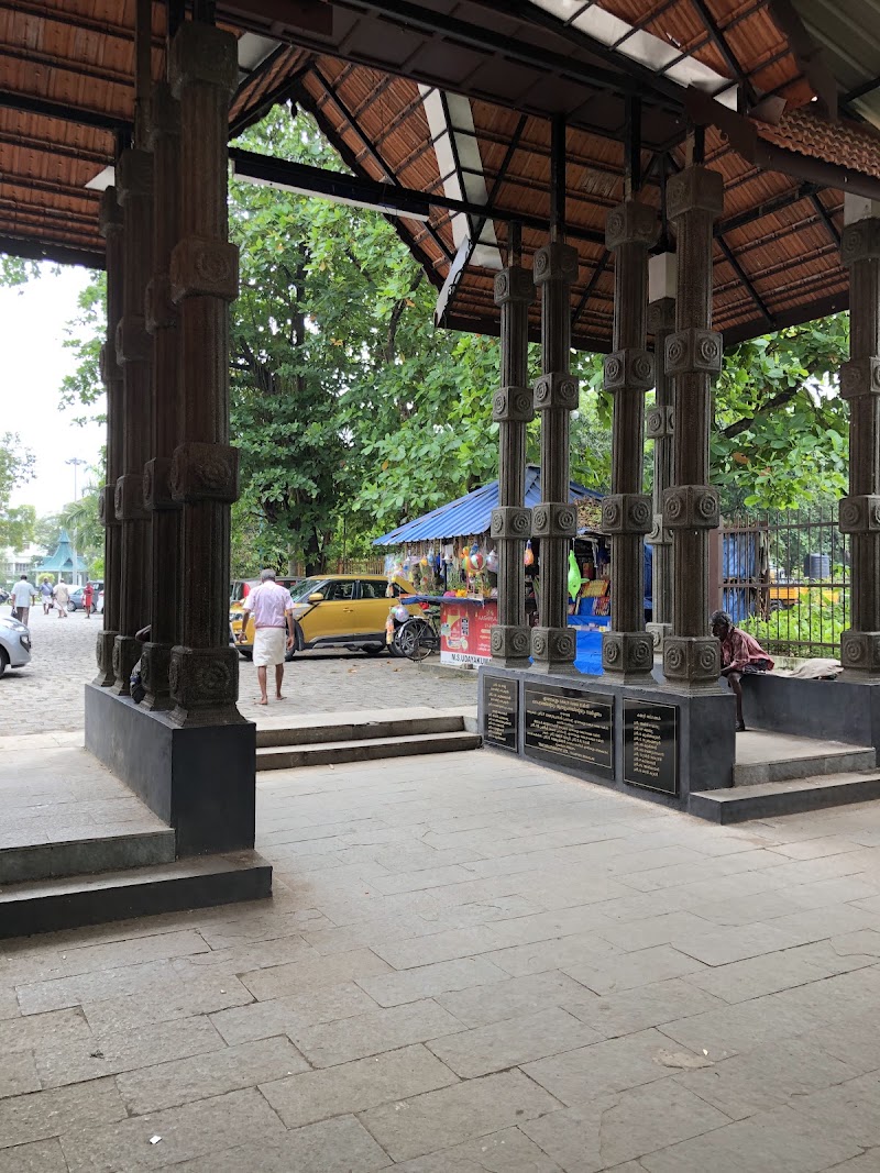 Ernakulam Siva Temple Vadake Nada - Ernakulam Siva Temple Vadake Nada, X79J+PXC, Government Press Rd, Marine Drive, Ernakulam, Kochi, Kerala 682011, India