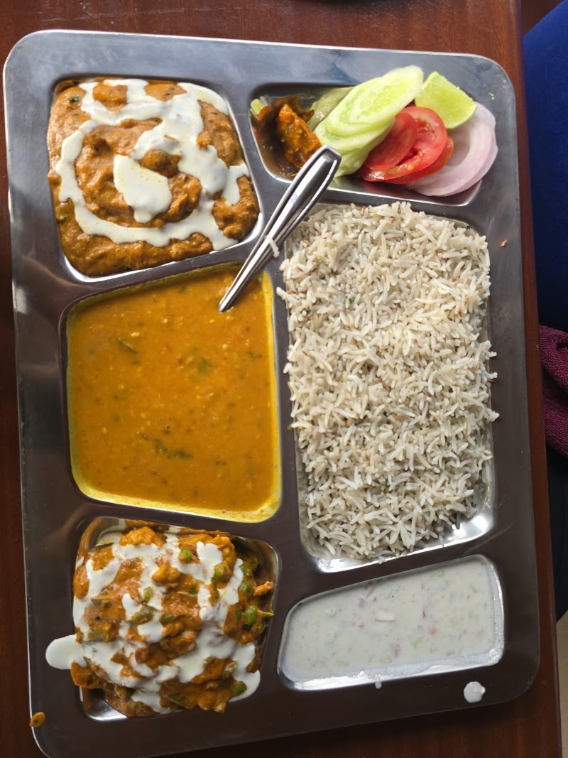 Shree Radhe Krishna - Pure Veg Family Restaurant - Shree Radhe Krishna - Pure Veg Family Restaurant Hno - 7/128/F3, Sautavaddo, Calangute, Goa 403516, India