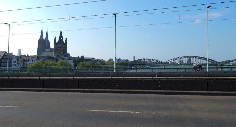 Cologne Cathedral - Cologne Cathedral Kölner Dom, Domkloster 4, 50667 Köln, Germany