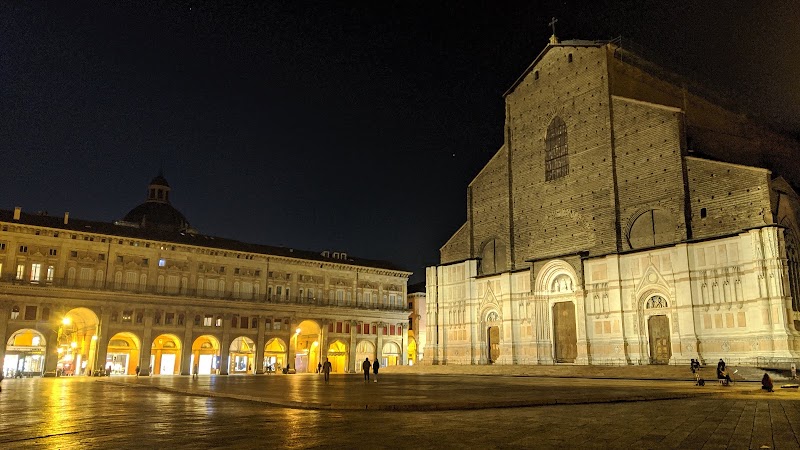 Piazza Maggiore - Piazza Maggiore Piazza Maggiore, 40124 Bologna BO, Italy