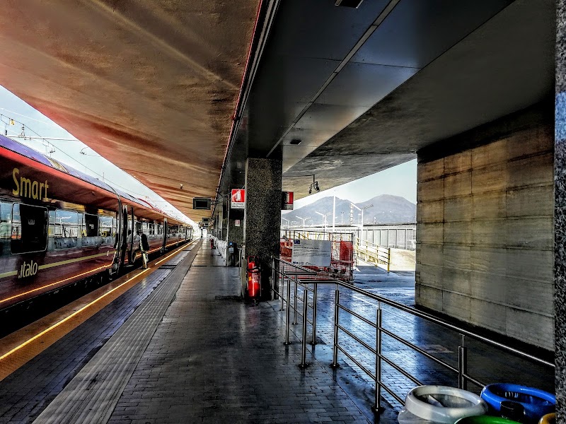Napoli Centrale - Napoli Centrale P.za Giuseppe Garibaldi, 80142 Napoli NA, Italy