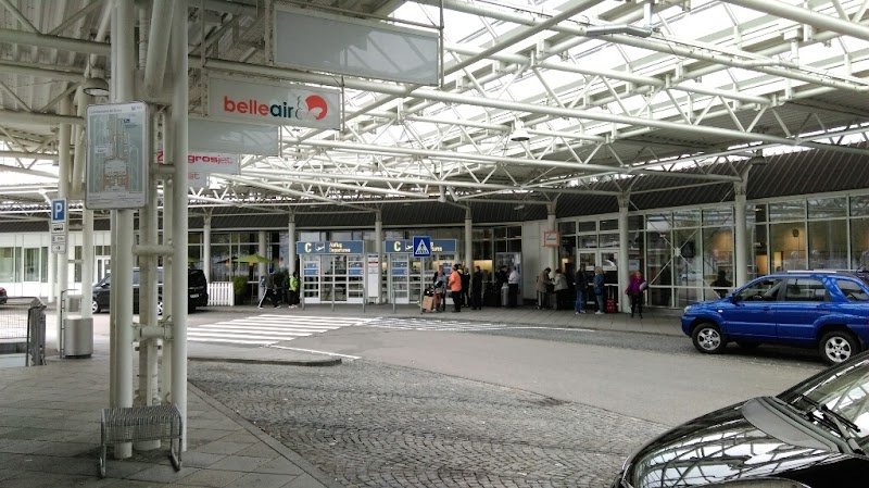 Access Point Terminal 1, Departures (A and B) - Departures Bus/Taxi/Transfer - Access Point Terminal 1, Departures (A and B) - Departures Bus/Taxi/Transfer, Terminalstr. West Terminal 1 - Modul B - Ebene 04, 85356 Oberding, Germany