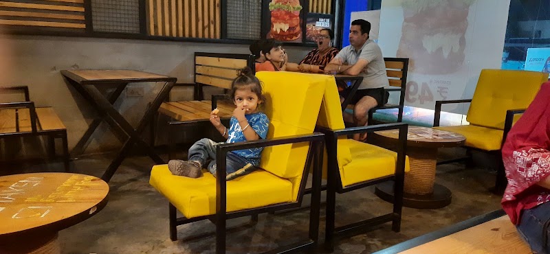 HUDA Market, Sector 14 - HUDA Market, Sector 14 DLF Colony, Sector 14, Gurugram, Haryana 122007, India