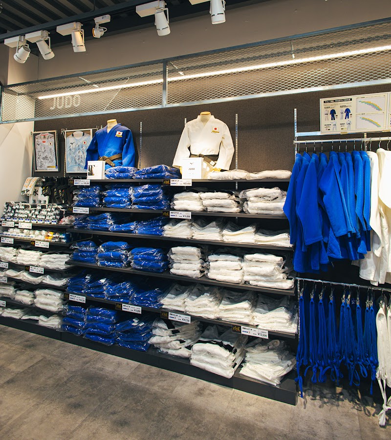 MIZUNO TOKYO - MIZUNO TOKYO 3-chōme-1 Kanda Ogawamachi, Chiyoda City, Tokyo 101-0052, Japan