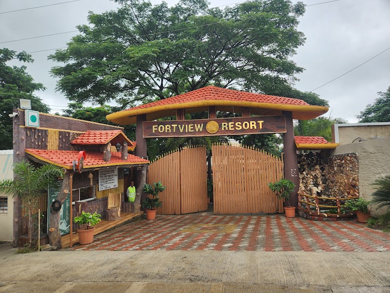 Fort View Resort - Fort View Resort X63G+X7F, next to H2O Water Park, near Daulatabad Fort, Abdimandi, Maharashtra 431002, India