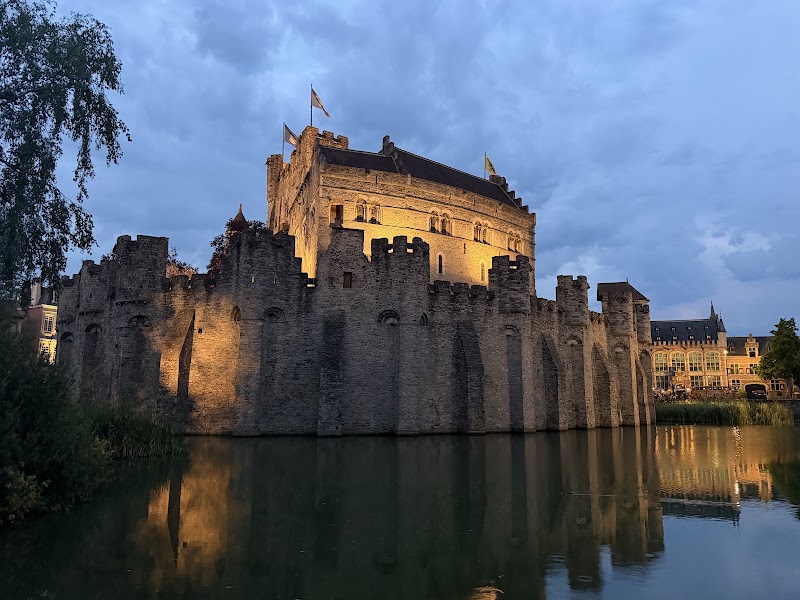 Legends of Gent Free & Private Walking Tours - Legends of Gent Free & Private Walking Tours, Sint-Michielsplein 21, 9000 Gent, Belgium