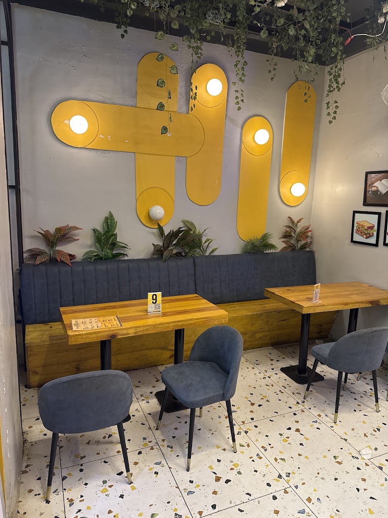 The Krishnam Cafe - The Krishnam Cafe Golden treat Hotel, GB Tower, Bhawarkua Main Rd, opposite Veda business park, near apple hospital, Professor Colony, Indore, Madhya Pradesh 452001, India