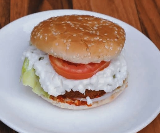 Cold Rock Cafe - Cold Rock Cafe Shop no, Market Metro Station, 28 & 29, near Sector 76, Amarpali Princely Estate, Amrapali Princely Estate, Sector 76, Noida, Uttar Pradesh 201316, India