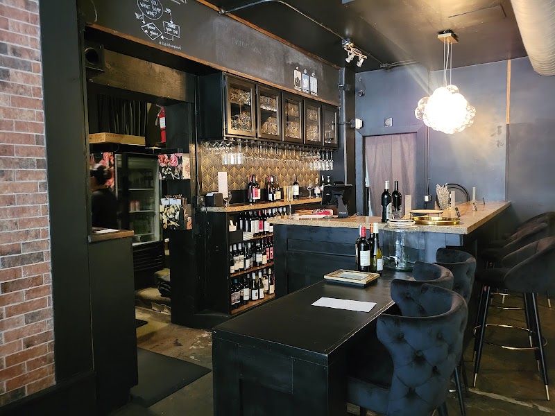 District Wine - District Wine 144 Linden Ave, Long Beach, CA 90802, USA