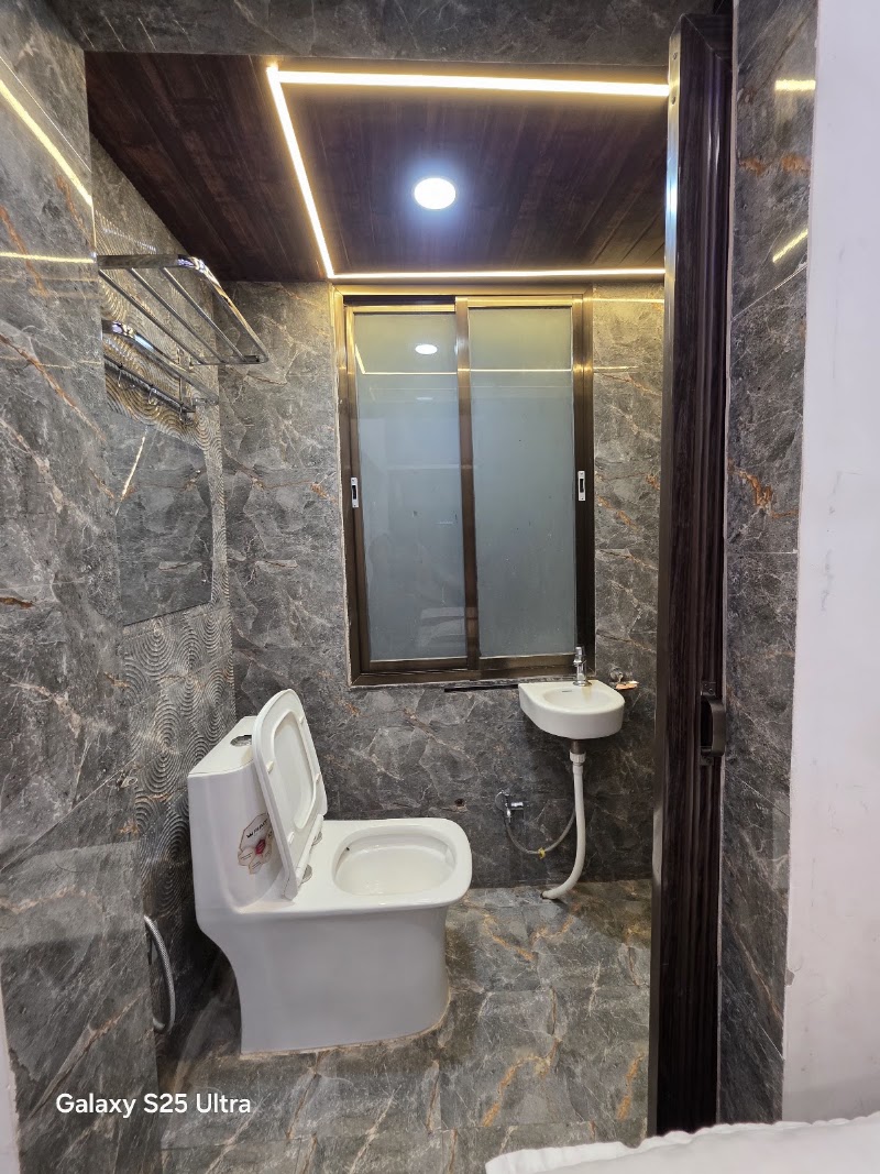 SHIV GANGA HOME STAY - SHIV GANGA HOME STAY, Ganesh Mahal Ln, Jangambari, Bangali Tola, Varanasi, Uttar Pradesh 221001, India