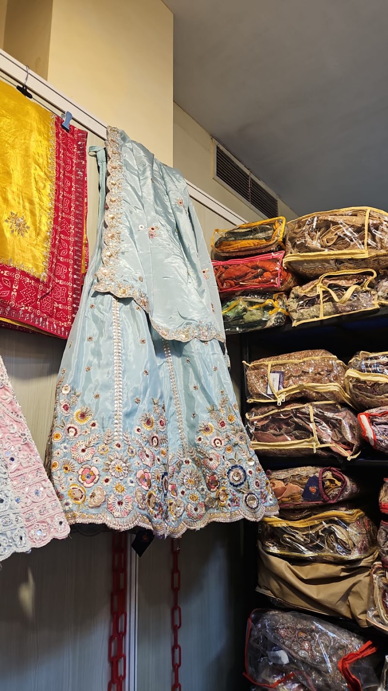 Gajalakshmi Lahenga Saree - Gajalakshmi Lahenga Saree, purohit ji ka katla, near diggi katla, Johri Bazar, Bapu Bazar, Biseswarji, Jaipur, Jaipur Nagar Nigam Area, Rajasthan 302003, India