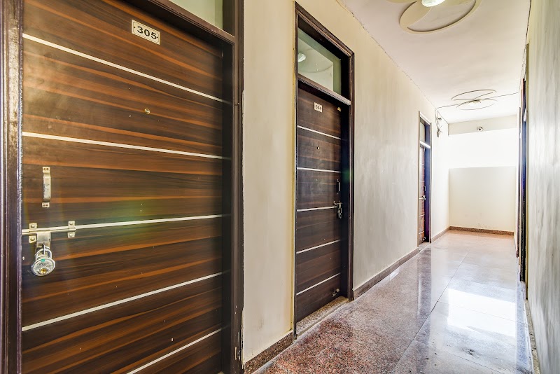 Zolo Breeze Co-Living | Redefining PG - Zolo Breeze Co-Living | Redefining PG, Khasra No. 342, Near, T29, 10 Road, opposite Hanuman Mandir, Nathupur, Sector 24, Gurugram, Haryana 122002, India