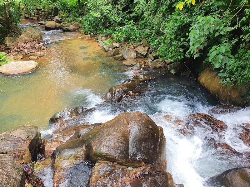 Biso Dola Ella - Biso Dola Ella, V78C+9WC, Dehiowita Road, Eheliyagoda, Sri Lanka