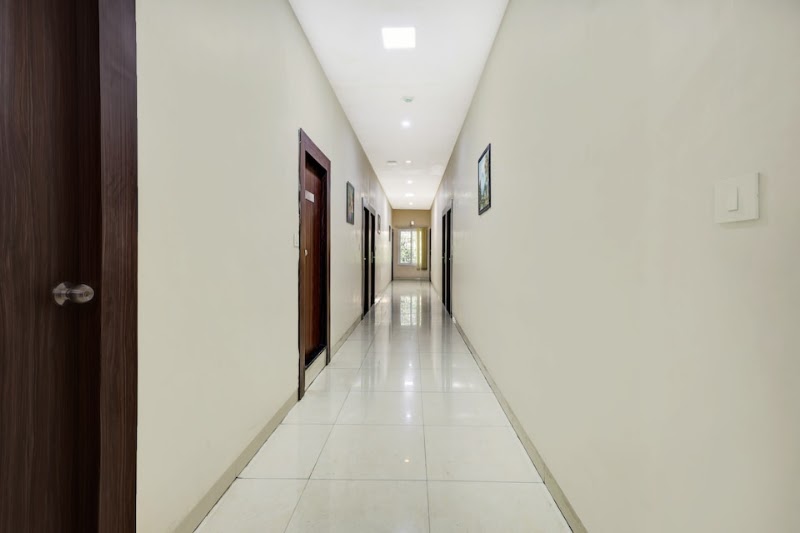 OYO Collection O Dabagardens Near RK Beach - OYO Collection O Dabagardens Near RK Beach 1, 30, Hotel, 15-151, Daba Garden Rd, above Karur Vysya Bank, near Visakhapatnam Railway Station, Prakasaraopeta, Nehru Nagar, Ram Nagar, Visakhapatnam, Andhra Pradesh 530020, India