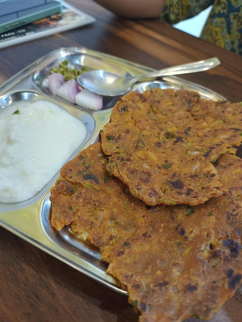 Khau Wada Paau - Khau Wada Paau, Shop no 41, DN Nagar Muncipal School Rd, Indian Oil Nagar, D.N.Nagar, Andheri West, Mumbai, Maharashtra 400053, India