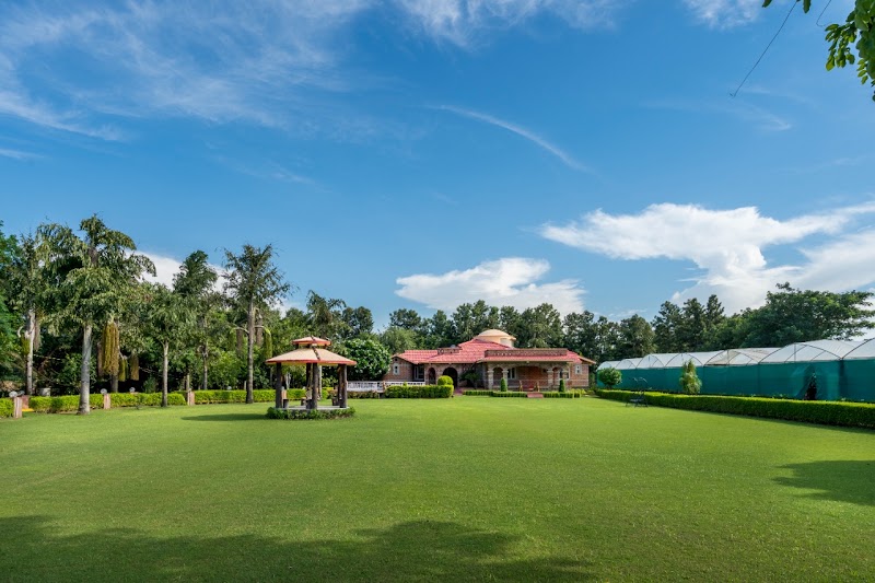 The Orchard Farm - A Pet Friendly Luxury Farmhouse Near Delhi with Pool and Jacuzzi - The Orchard Farm - A Pet Friendly Luxury Farmhouse Near Delhi with Pool and Jacuzzi Farm No.75, PachGaon, Mohammadpur Road, behind Best Western Resort Country Club, Manesar, Para, Haryana 122105, India